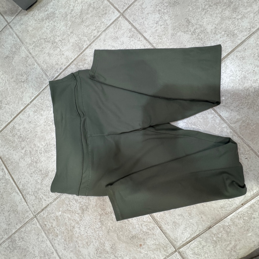 FOREVER 21 NEW Olive Green Stretch Leggings Sz L Large 27” inseam NEW